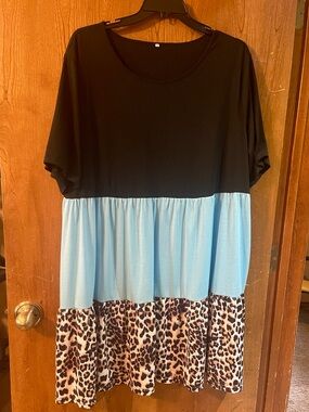 Plus-size 3X-4X Dress that is Color Blocked, T-Shirt Material, Comfy Cute